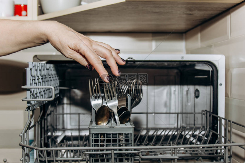 Dishwasher Cleaning