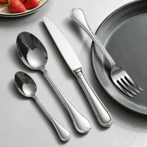 Individuelles Tafelsilber Besteck in großen Mengen