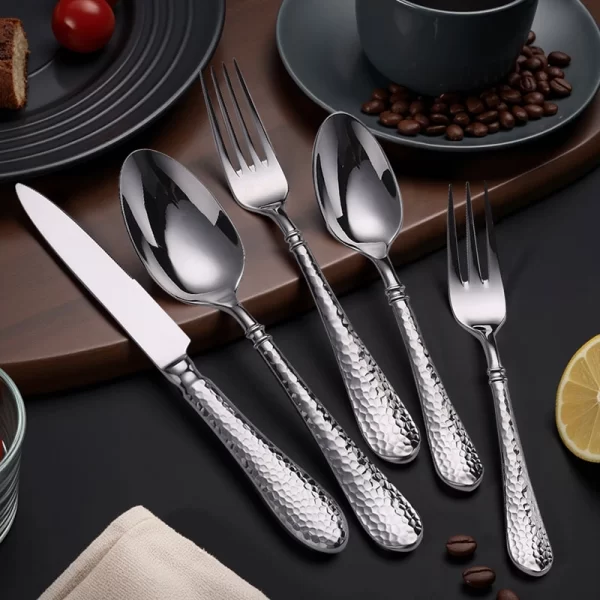 Edelstahl gehämmert Besteck Großhandel, moderne Spiegel poliert Besteck für Luxus-Catering Custom